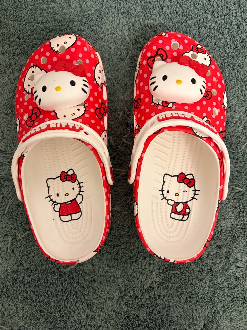 Hello Kitty Red & White Classic Crocs ! (Women’s SIZE 7)